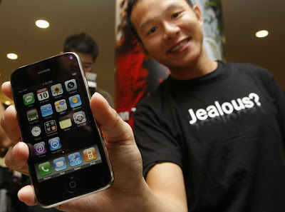 iPhone customers outraged by expensive program doing nothing other than announcing 'I am rich'