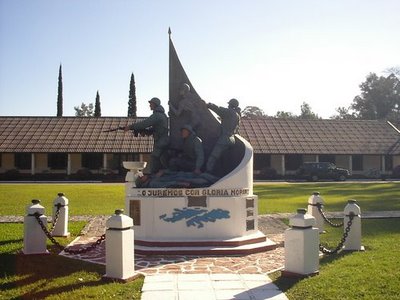Malvinas%2B-%2BMonumento%2Ben%2BMonte%2BCaseros.jpg