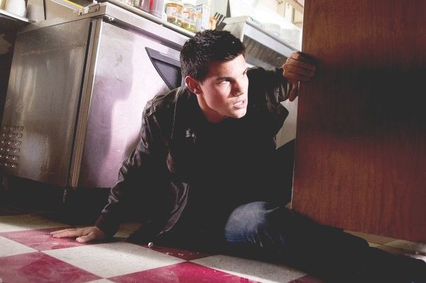 Taylor%20Lautner%20Abduction.jpg