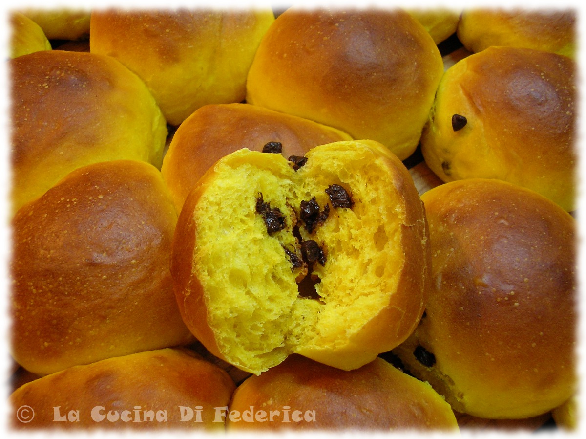 Pani dolci con zucca e gocce di cioccolato