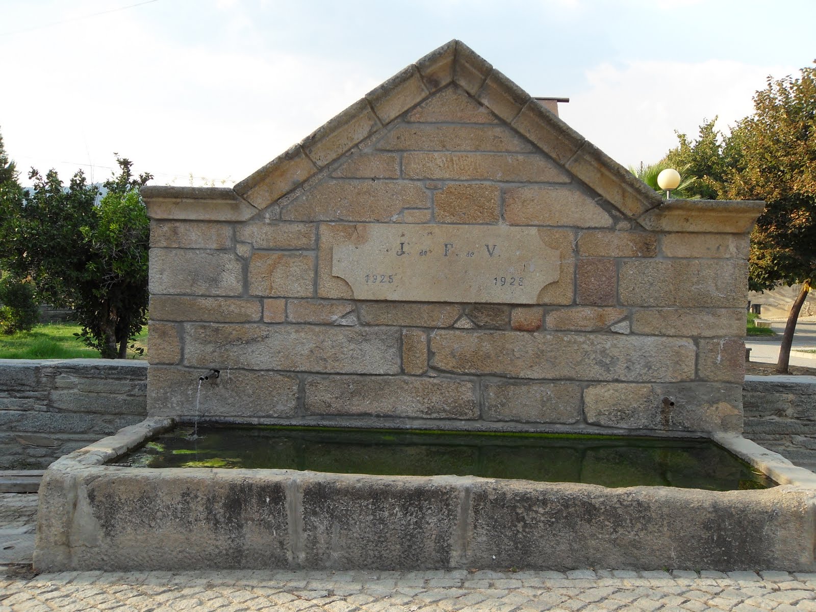[fonte+de+vilarelhos.JPG]