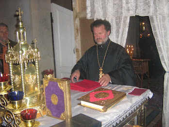 Învierea Domnului 2009, prima Sf. Liturghie în biserica Sf. Împăraţi Constantin şi Elena
