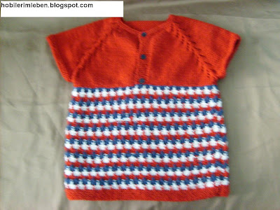 İki renkli robadan başlamalı çocuklar için süveter örgü modeli..