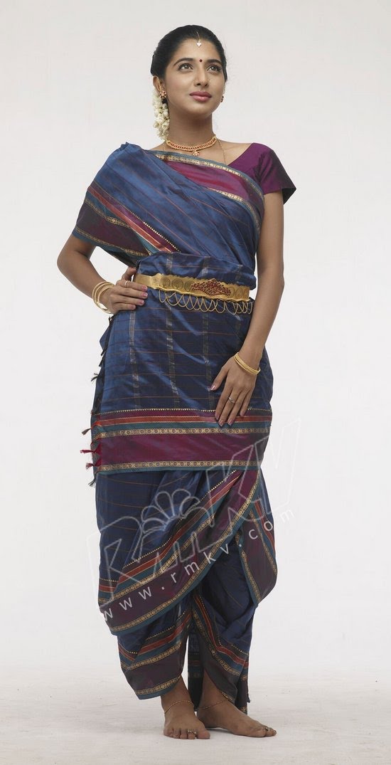 Il giardino di Opalflower Brahmini e sari da 9 yarde (10° post su come mettersi in sari) Il giardino di Opalflower Brahmini e sari da 9 yarde (10° post su come mettersi in sari)