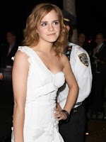 News Update USA: Emma Watson Scandal-Emma Watson Fake Nude Photos