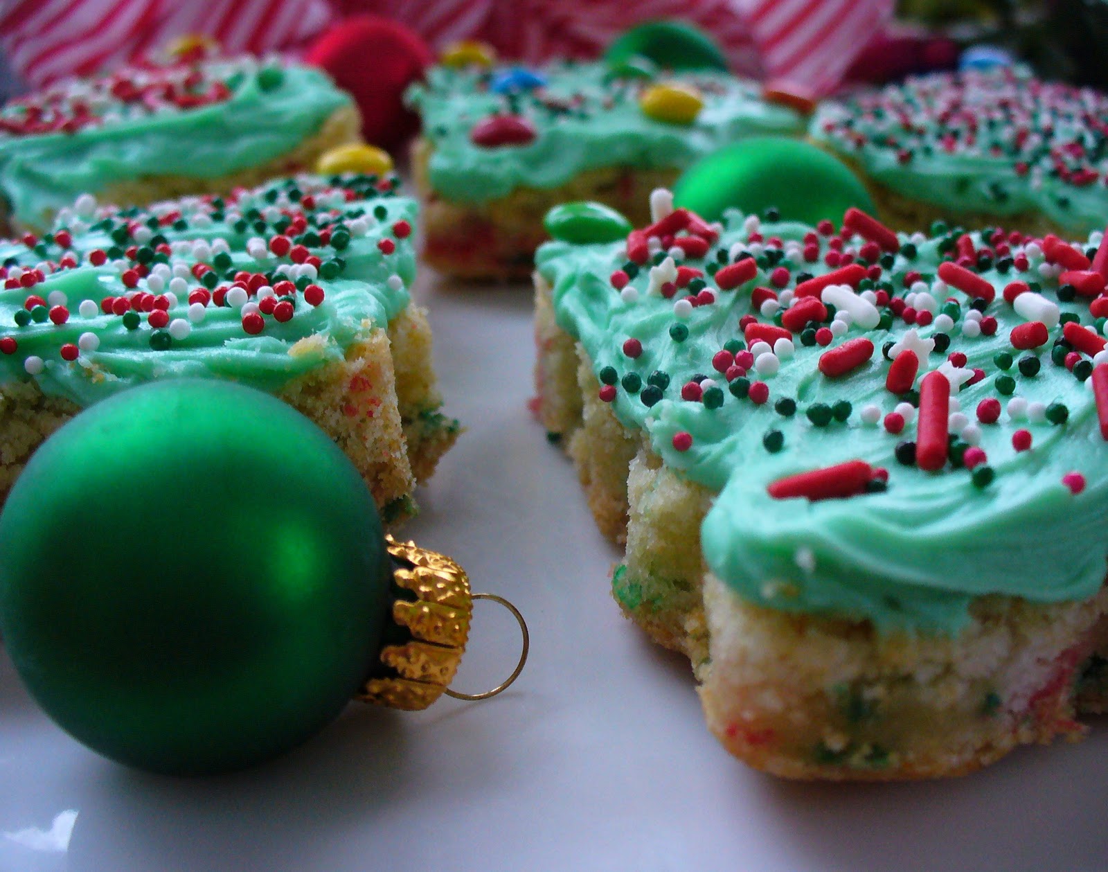 Leenee's Sweetest Delights Funfetti Christmas Tree Bars