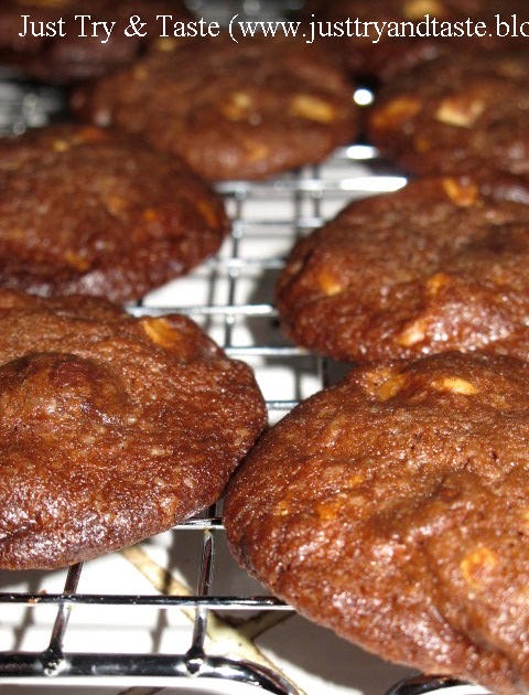 Resep Cookies Coklat dengan Cincangan Coklat Putih  Just 