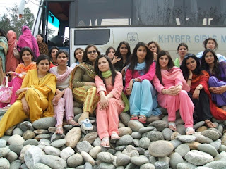 Khyber College Girls Grupe Picture