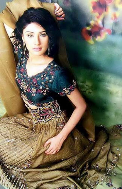 Pakistani Model : Zara Sheikh.