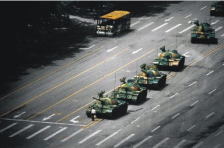 [O+homem+do+tanque+de+Tiananmen.jpg]