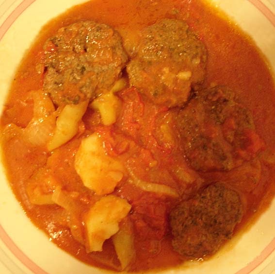 Lebanese Meat Loaf with Potatoes (Kafta w Batata) كفتة بالصينية
