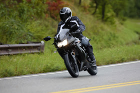 Kawasaki Ninja 250cc: Kawasaki Black Riding