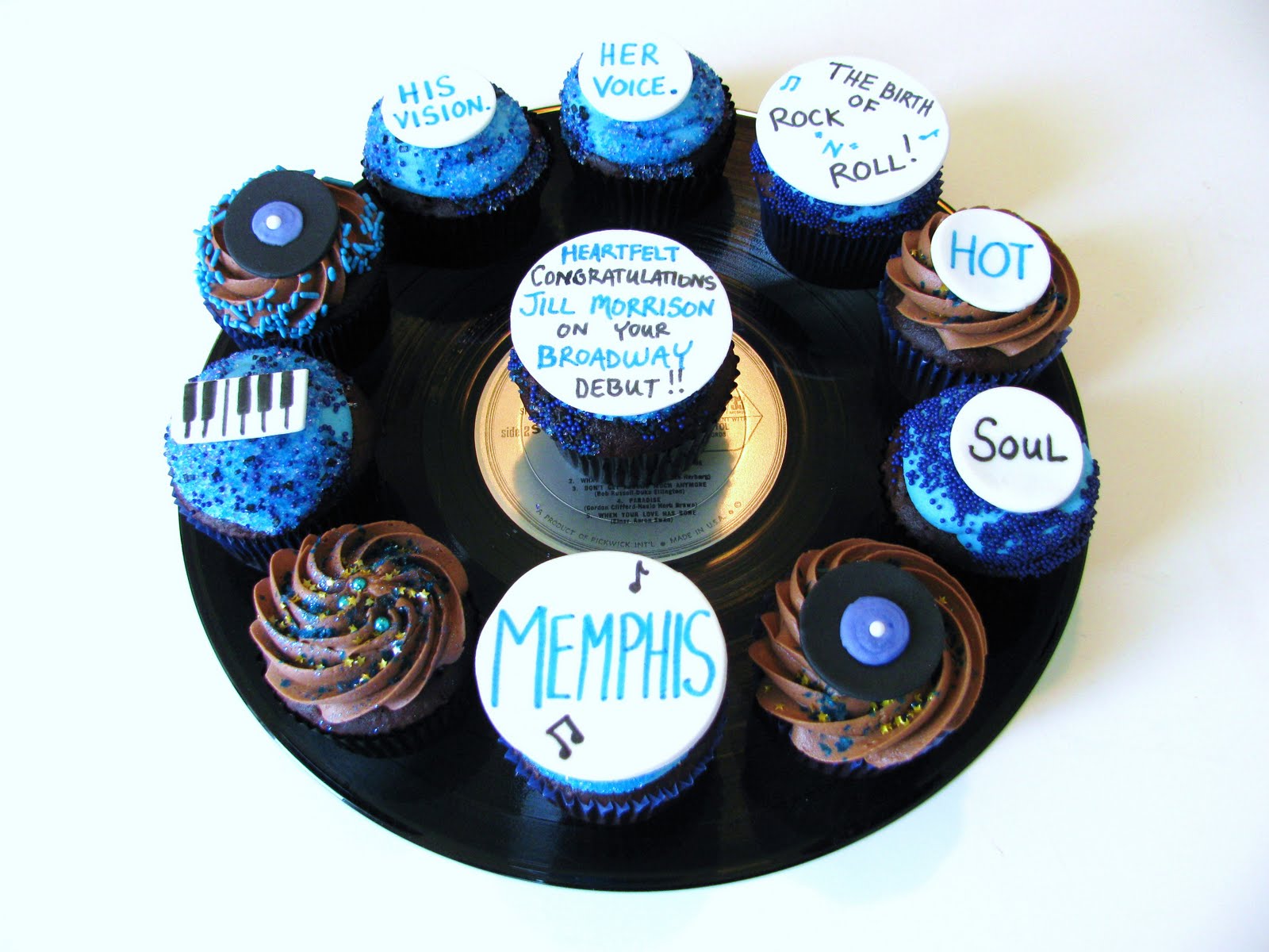 MAN BAKES CAKE "Memphis Blues"