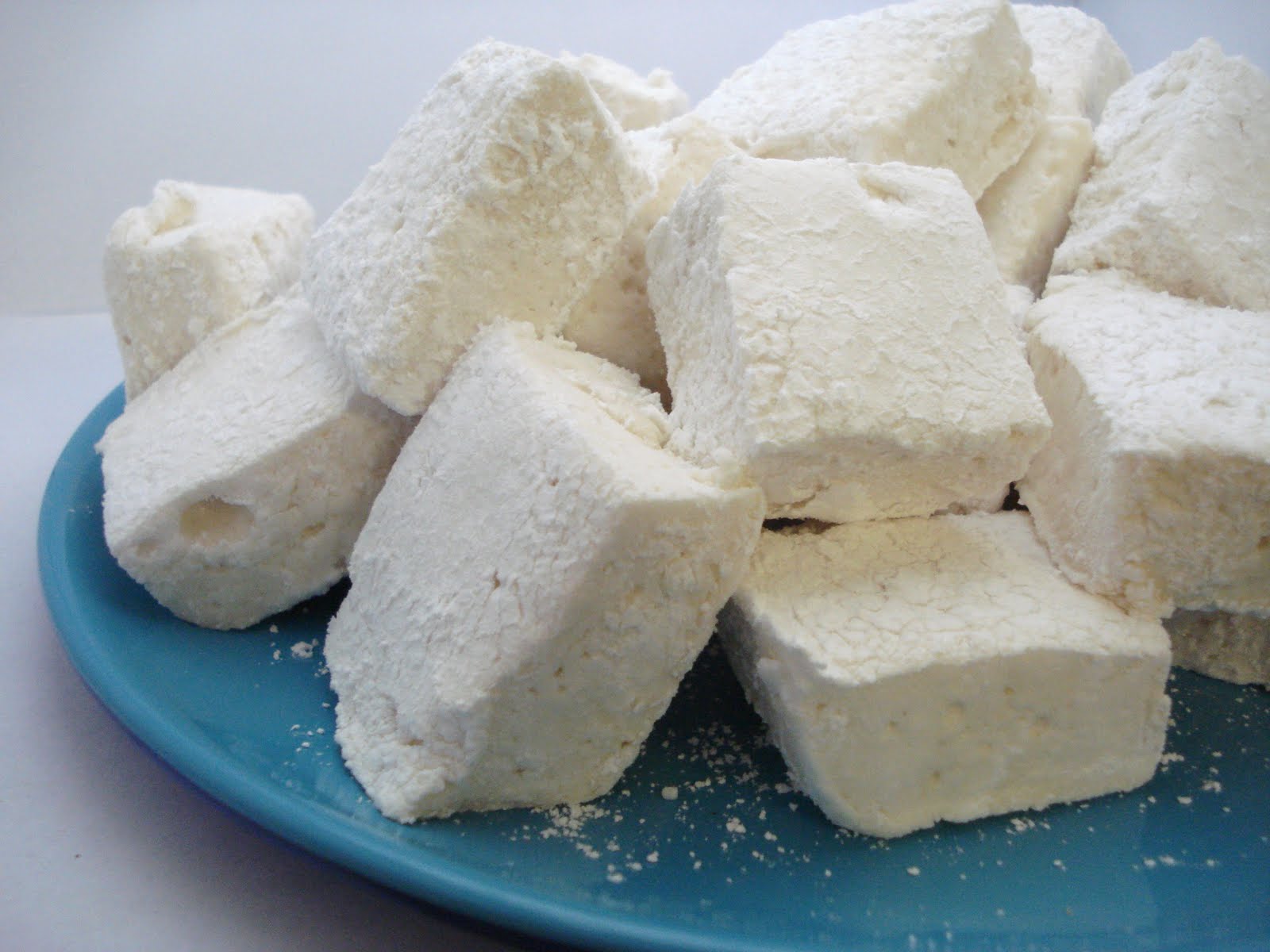 [marshmallows+and+beouf+018.JPG]