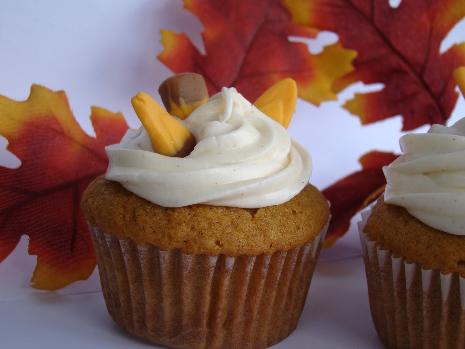Simply Cake Fall cupcakes