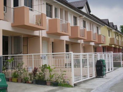 Multi-unit housing like townhouses