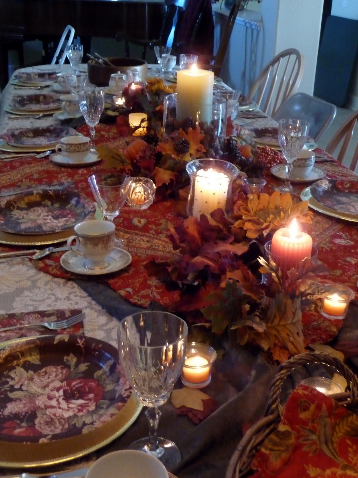 Heirlooms: Tablescape Thursday~Mentor Moms Luncheon