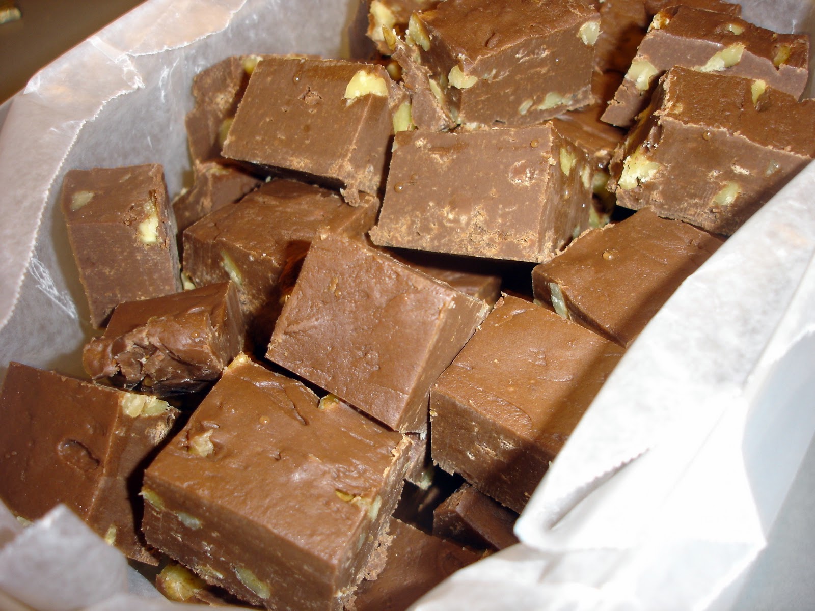 Mom's Cooking Club Chocolate Walnut Fudge.......12 Weeks of Christmas