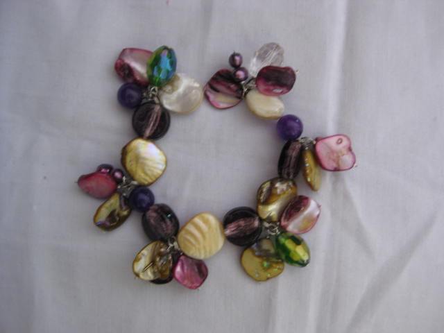 P01 Pulsera en Madre Perlas, Murano y Cristales Checos