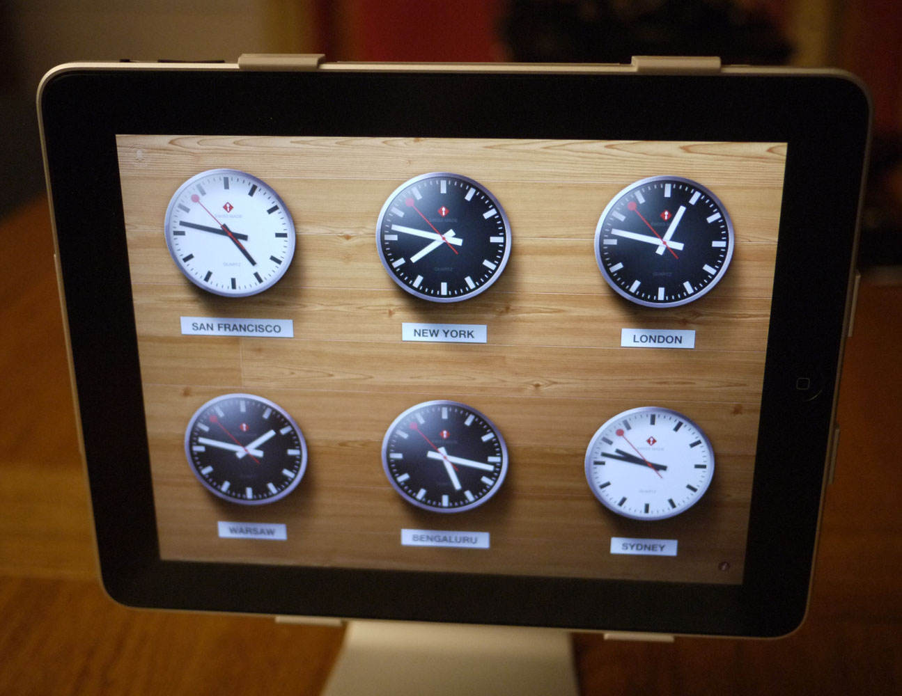 Eolake Stobblehouse thoughts Night Stand clock app