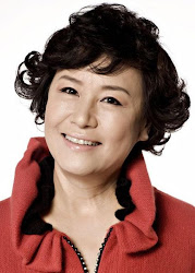 Park Won Sook as Eun Chan's mom