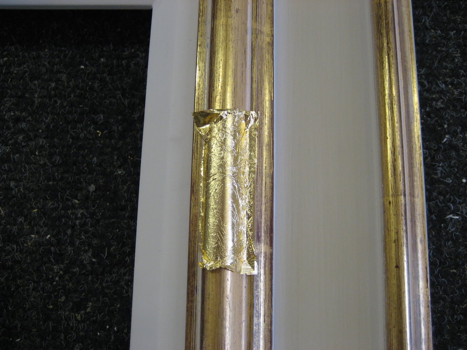 Framemaker Repairs to a contemporary gilded frame
