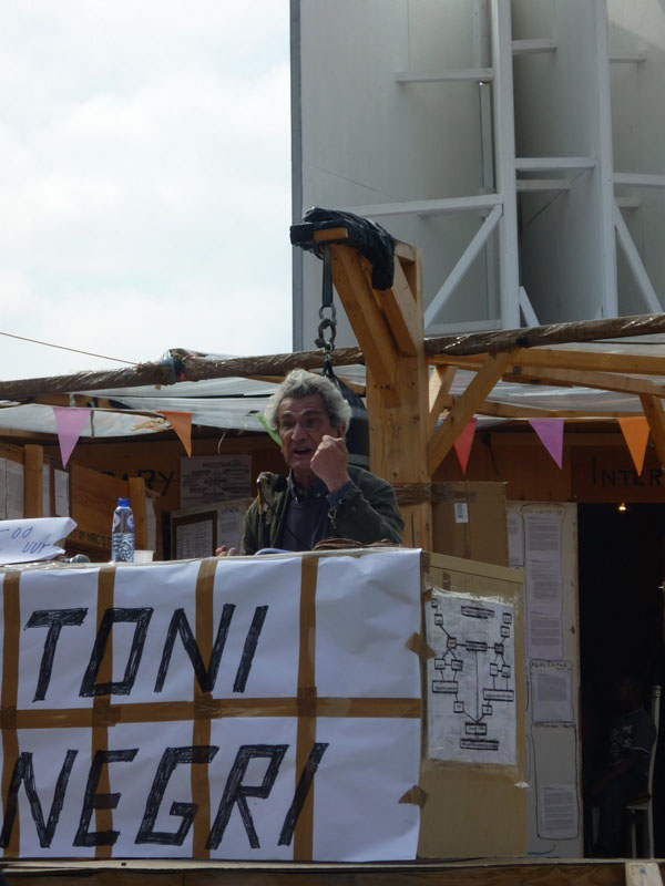 [TonyNegri2009juni26_BijlmerSpinozaFestival.html]