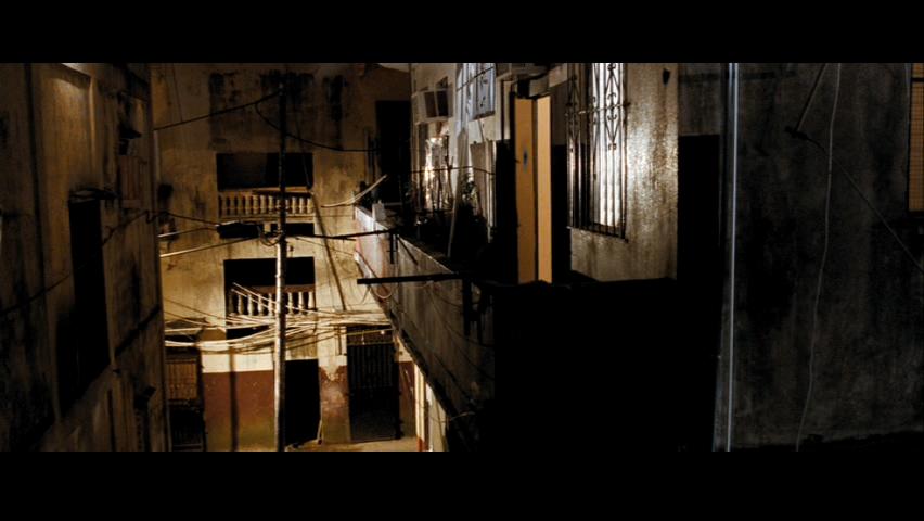 [QUANTUM_OF_SOLACE-13.jpg]