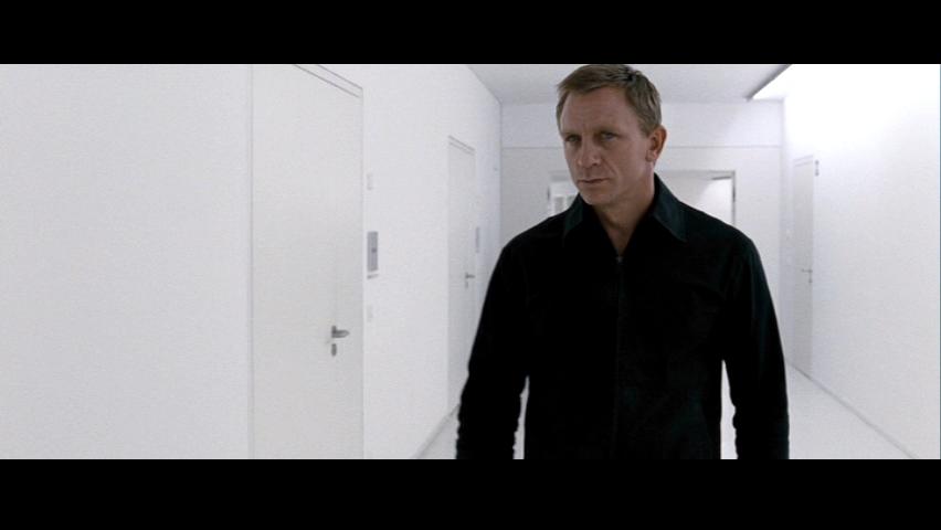 [QUANTUM_OF_SOLACE-51.jpg]