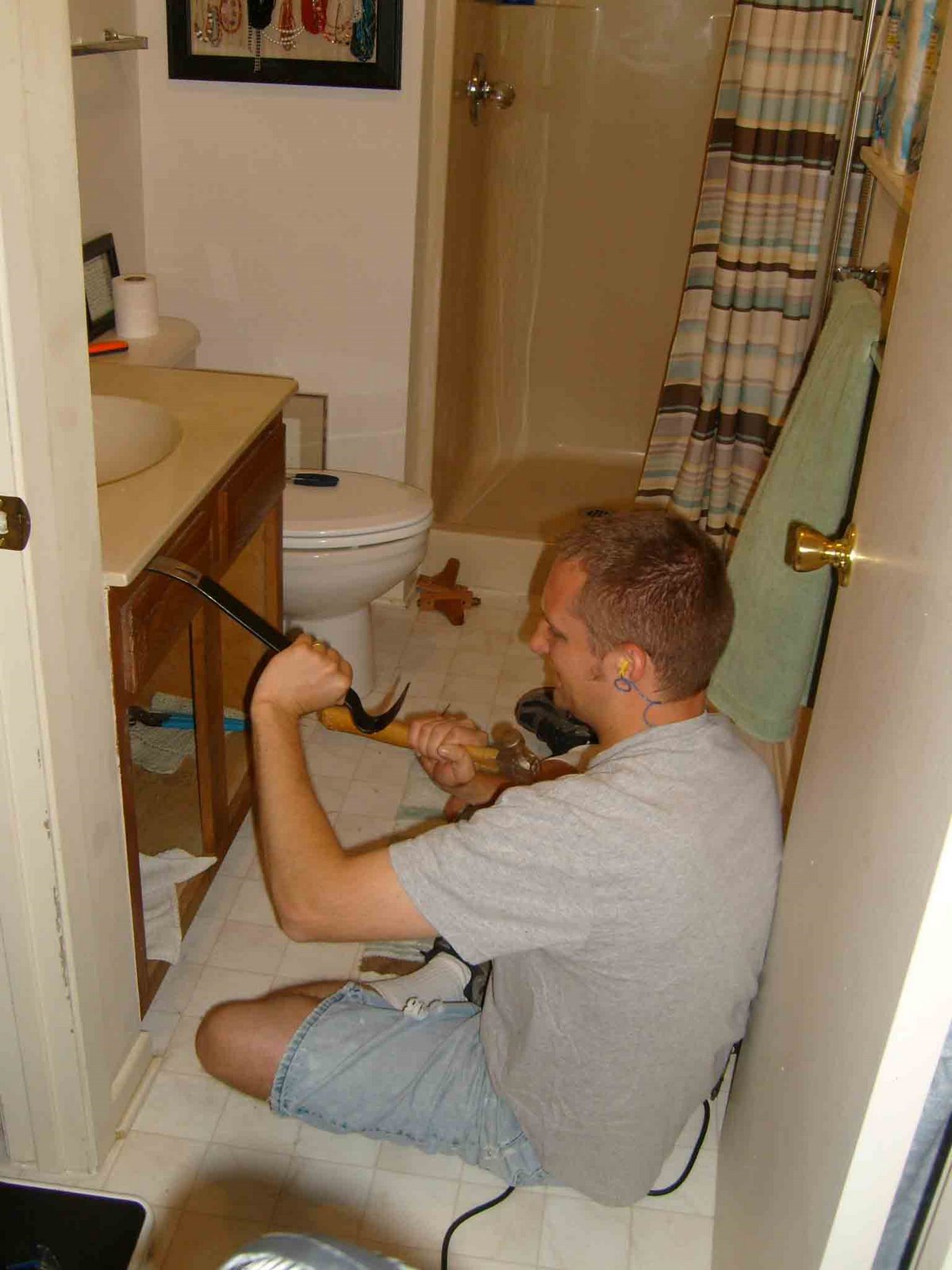 [Removing+Cabinet+Front.jpg]