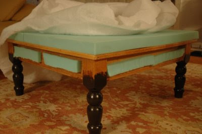 Convertir una mesa de centro en un otomano : x4duros.com