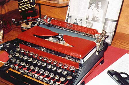 old fashioned typewriter