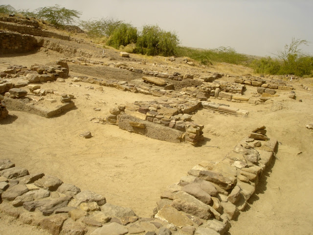 dholavira kutch excavation ruins gujarat travel tourism story road trip