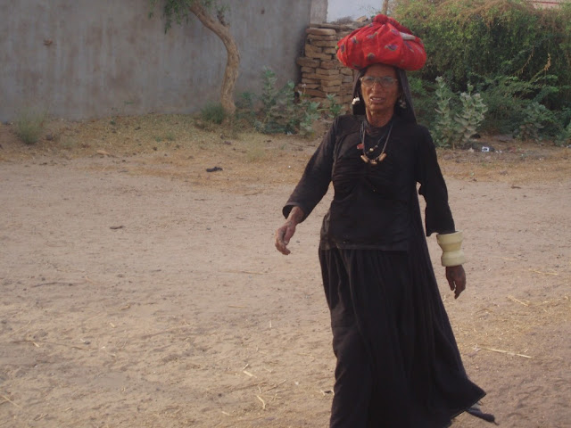 dholavira kutch excavation ruins gujarat travel tourism story road trip woman tribal