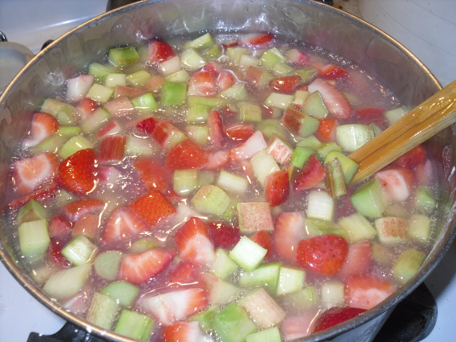 Simply Loving Home May CanJam "RhubarbStrawberry Pie Filling"