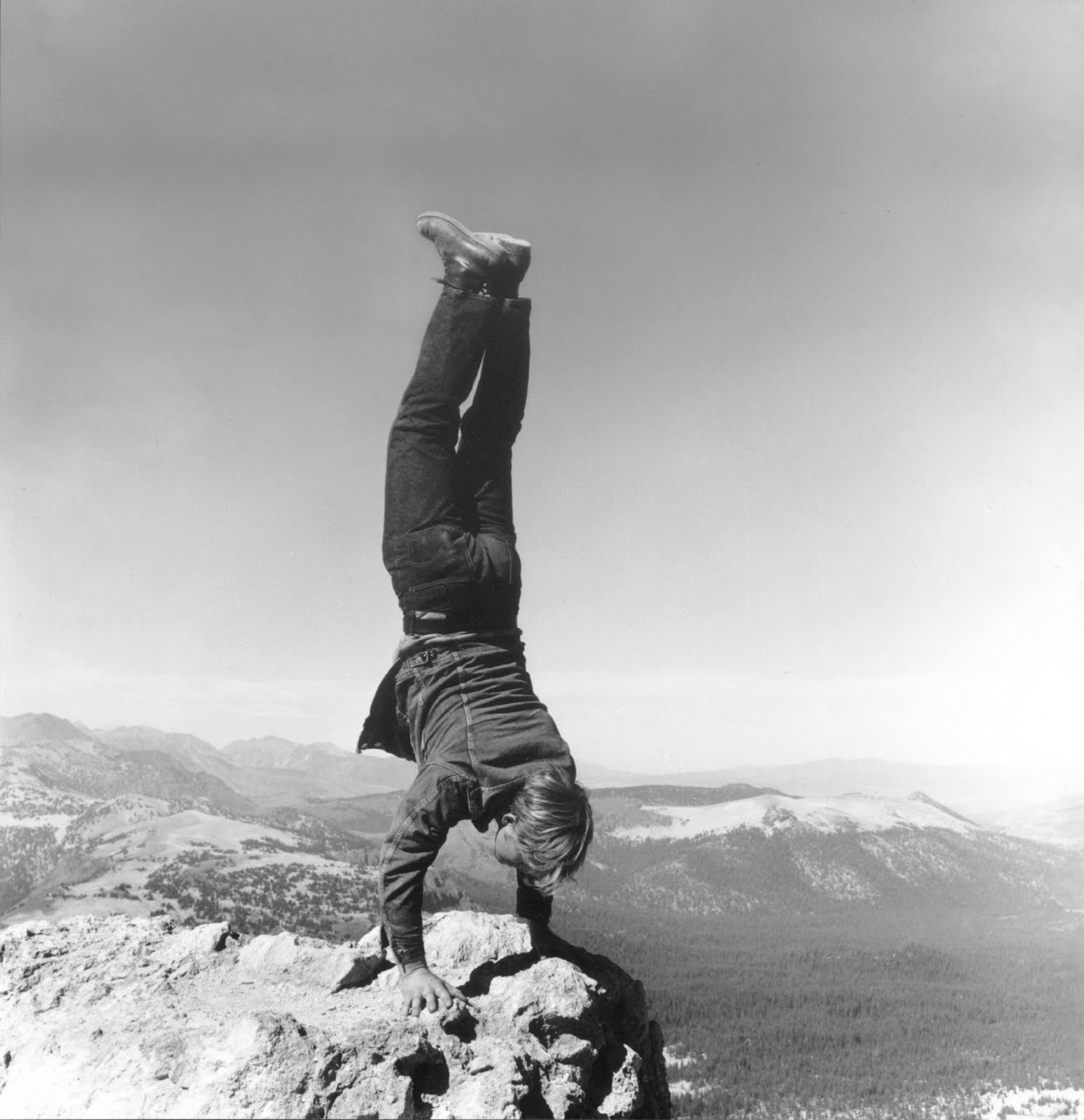 [KINMONT-Natural+Handstands+B-1.jpg]