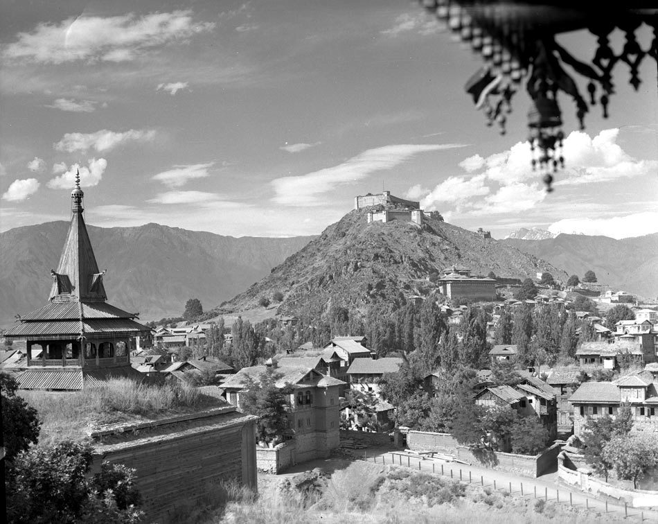 Kashmir in 1945 Search Kashmir