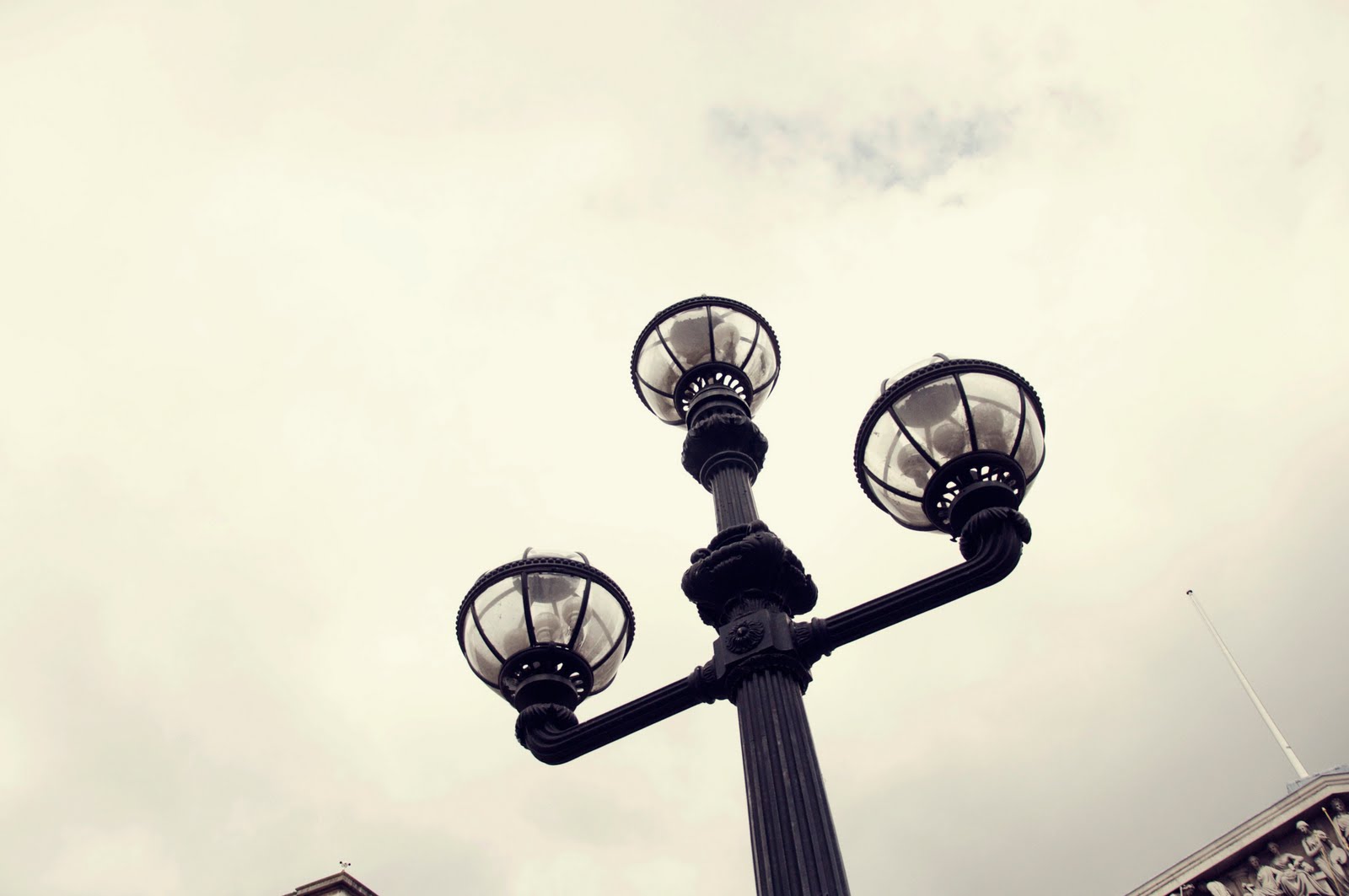 london-review-of-cakes-london-review-of-books-cake-shop