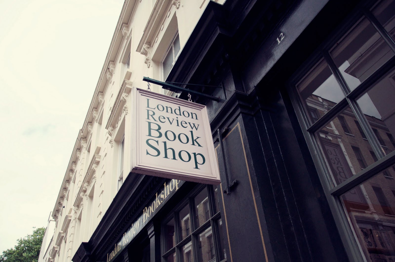 london-review-of-cakes-london-review-of-books-cake-shop