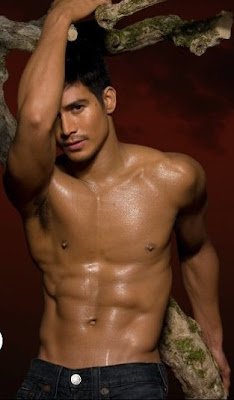 MGA SIKAT: PIOLO PASCUAL