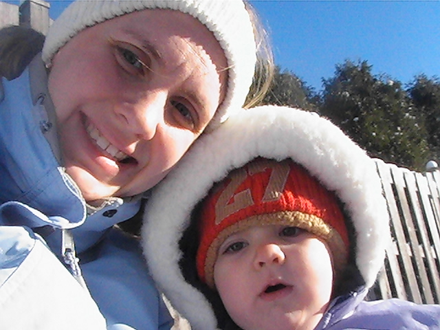 [Mommy+and+Lucas+in+the+snow.JPG]