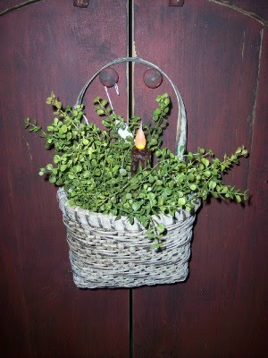 [Boxwood+Bunch+Buttermilk+Distressed+Basket+Beeswax+Candle.jpg]