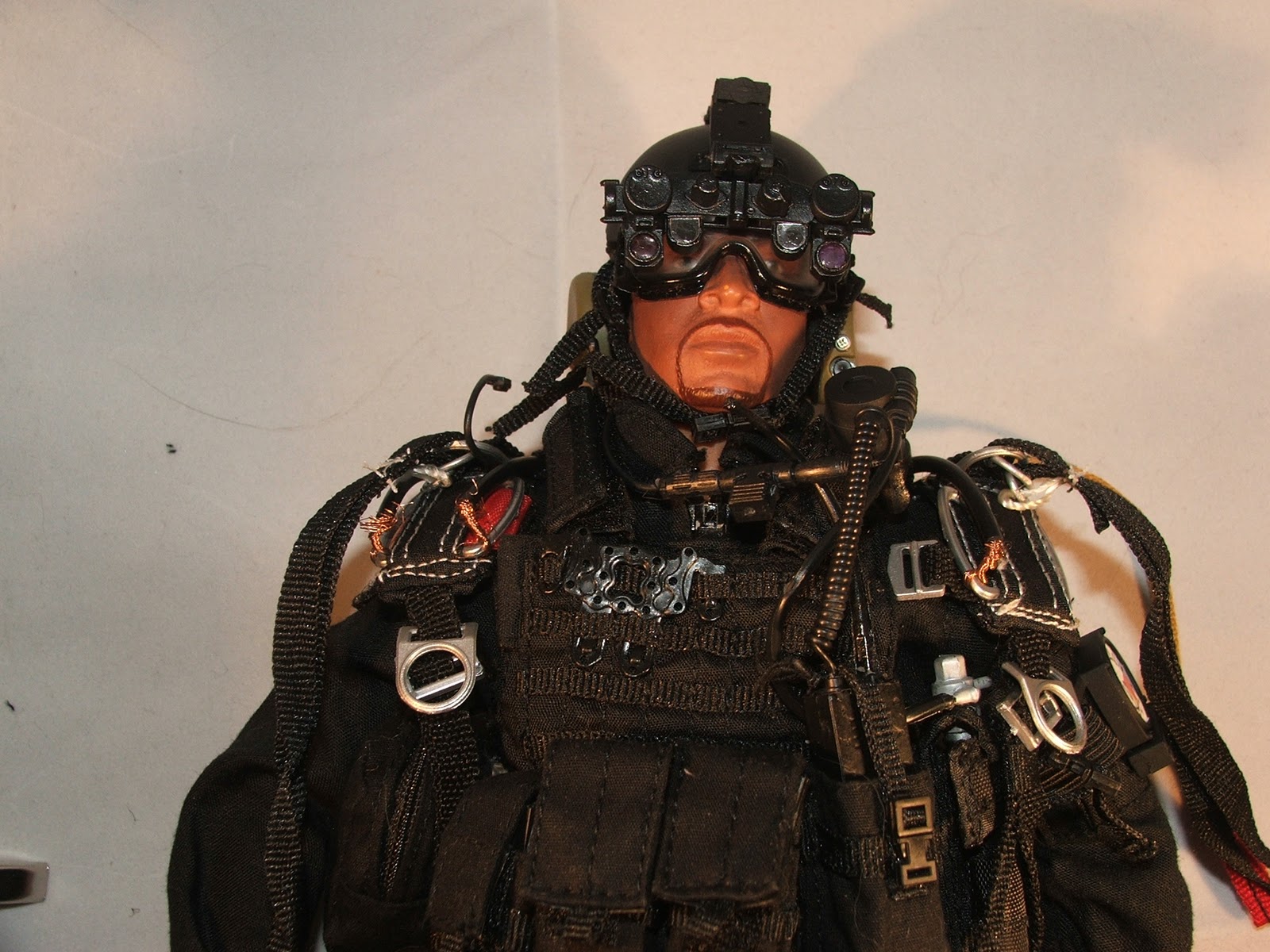 Very Hot Toys HALO Paratrooper