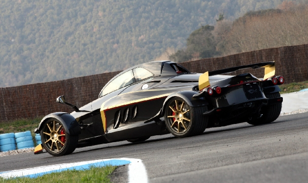 Tramontana R-edition Supercar