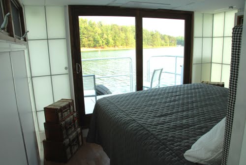 The MetroShip. A Modern Luxury Houseboat For $250k.