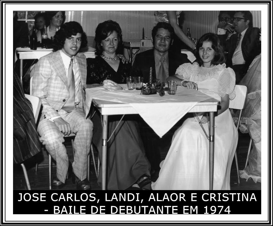 [JOSE+CARLOS,+LANDI,+ALAOR+E+CRISTINA+-+BAILE+DE+DEBUTANTE+EM+1974.jpg]