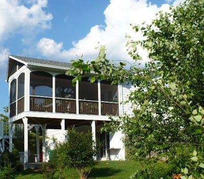 2nd floor screened porch