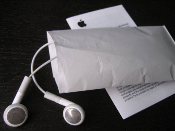 [fake_apple_earbud_2.jpg]