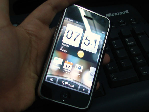 [iphone-android-htc-1.jpg]