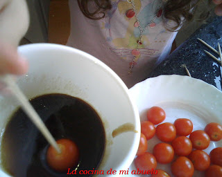  Chupa chups de tomatitos cherry de Carmen Albo 